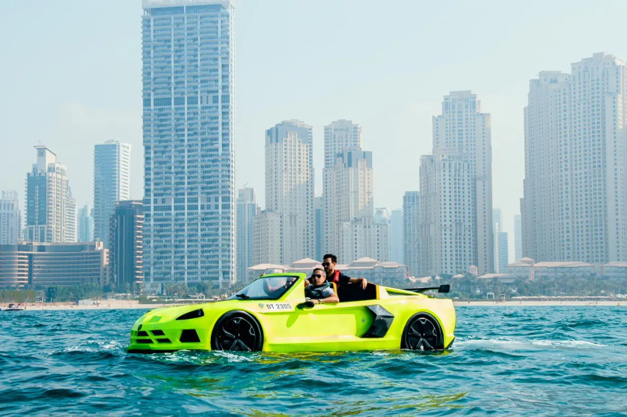 DUBAI WATER JET CAR GREEN